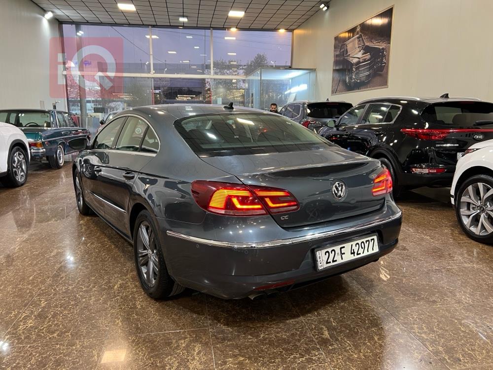 فولكسفاغن باسات CC